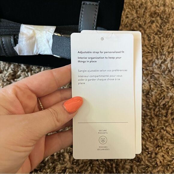 Athleta Revive Velvet Waistbag - Picture 13 of 14